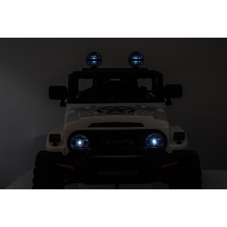 Auto Elettrica per Bambini Jeep Toyota Fj Cruiser 12V Ruote in Gomma Full Optional Sedile Pelle Porte Apribili Telecomando