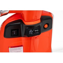 Vespa Primavera Elettrica per Bambini 12V Licenza Ufficiale Piaggio Sedile Pelle Luci LED suono Clacson Arancione