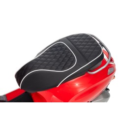 Vespa Primavera Elettrica per Bambini 12V Licenza Ufficiale Piaggio Sedile Pelle Luci LED suono Clacson Rossa