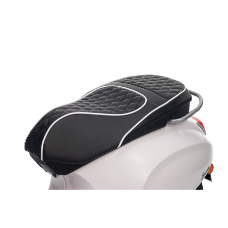 Vespa Primavera Elettrica per Bambini 12V Licenza Ufficiale Piaggio Sedile Pelle Luci LED suono Clacson Bianco