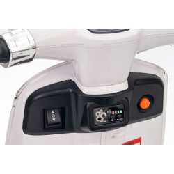 Vespa Primavera Elettrica per Bambini 12V Licenza Ufficiale Piaggio Sedile Pelle Luci LED suono Clacson Bianco