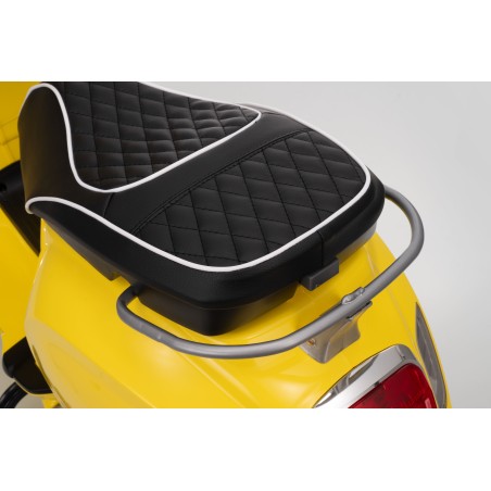 Vespa Primavera Elettrica per Bambini 12V Licenza Ufficiale Piaggio Sedile Pelle Luci LED suono Clacson Giallo Sole