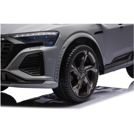 Auto Elettrica Bambini Audi SQ8 e-tron 12V Grigia 1-4 Anni Telecomando LED Pelle