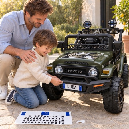 Auto Elettrica per Bambini Jeep Toyota Fj Cruiser 12V Ruote in Gomma Full Optional Sedile Pelle Porte Apribili Telecomando Army